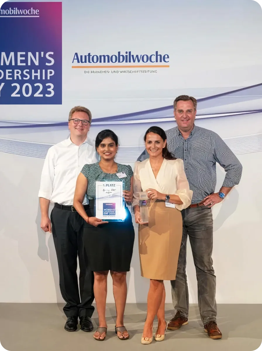 Zefyron team receiving the Automobilwoche StartUp Award